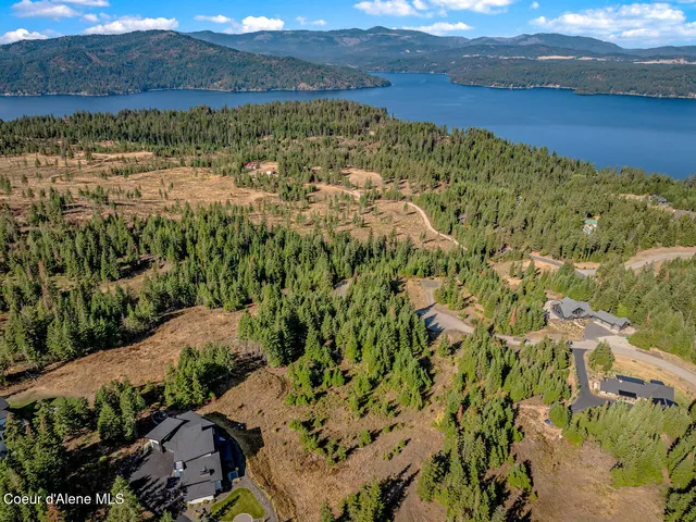 $550,000 | 9130 South Lahaina Road, Harrison, ID 83833