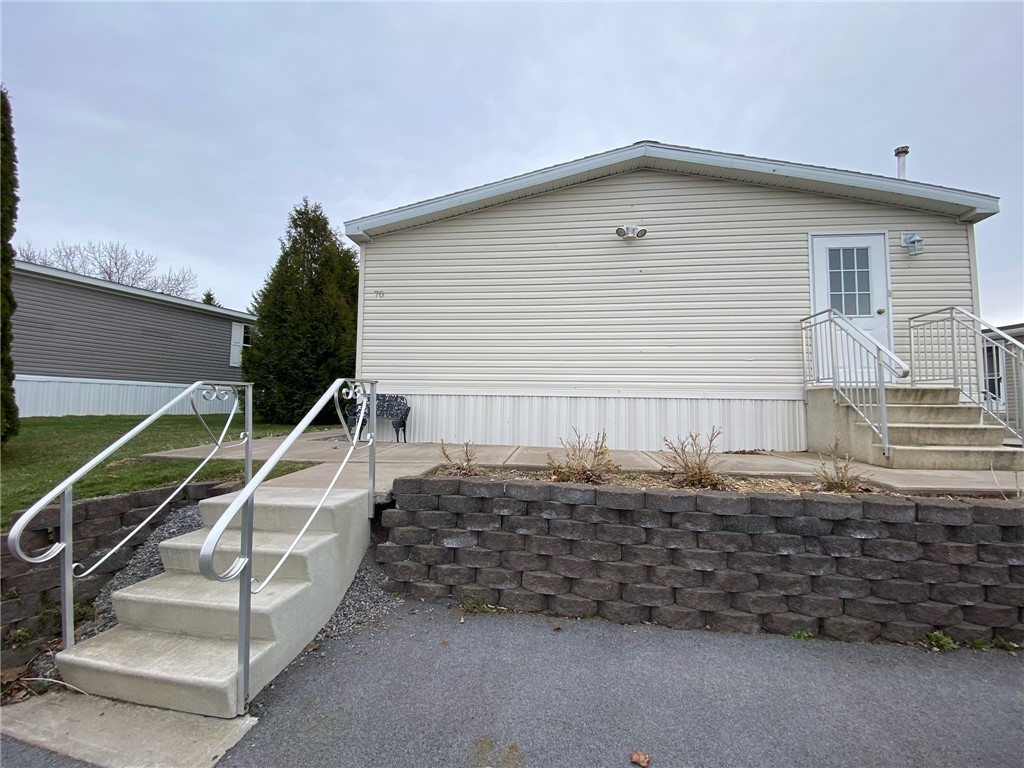 5555 Purdy Road Canandaigua Town, NY 14424 - Photo 7 of 28