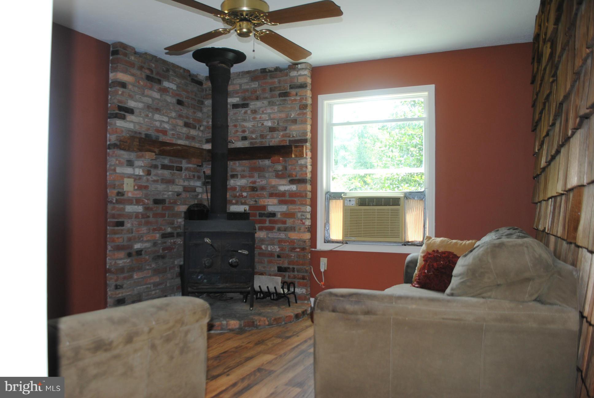 5105 Frazier Neck Road Preston, MD 21655 - Photo 7 of 18 Family Room