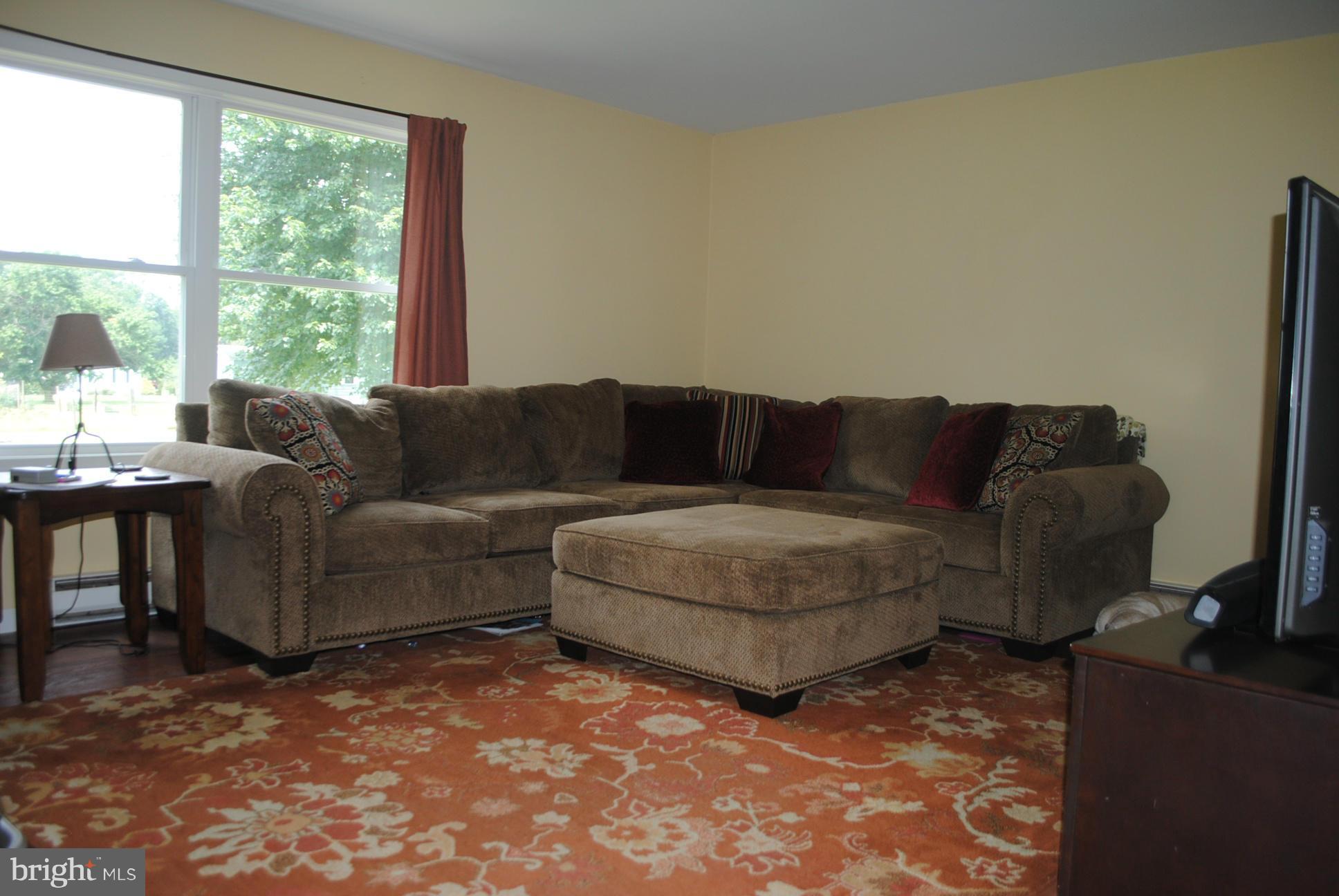 5105 Frazier Neck Road Preston, MD 21655 - Photo 9 of 18 Living Room