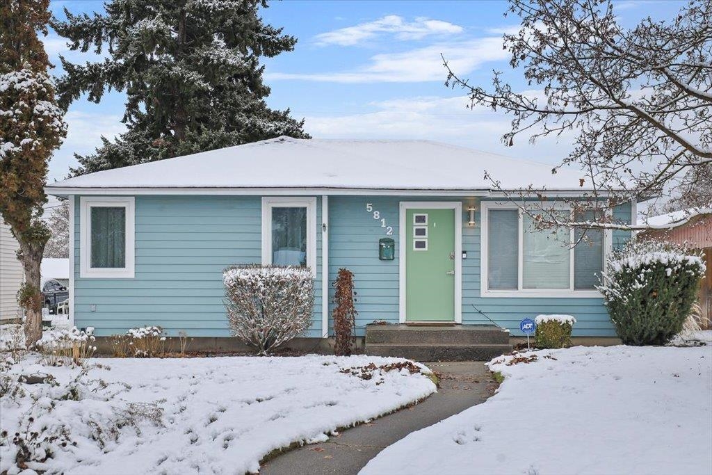 5812 North Elm Street Spokane, WA 99205 - Photo 2 of 24