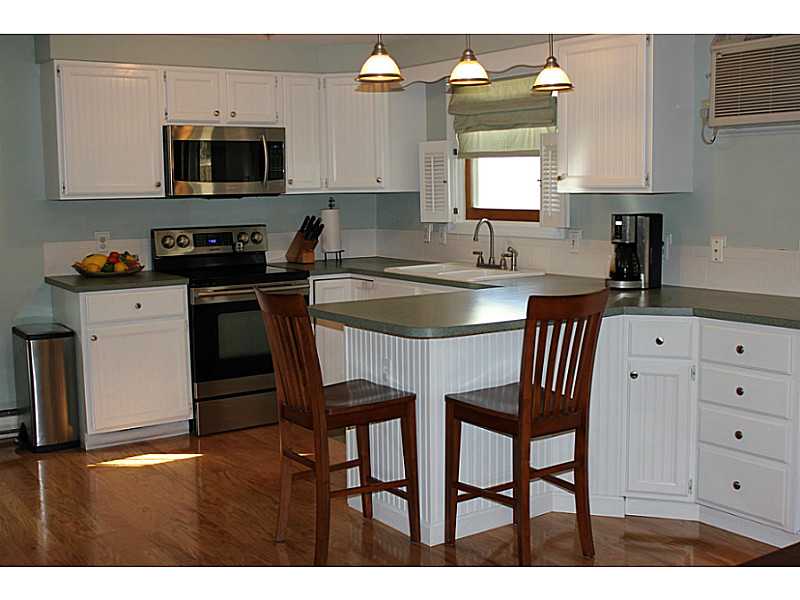 128 Hines Road Cumberland, RI 02864 - Photo 7 of 19 Kitchen.
