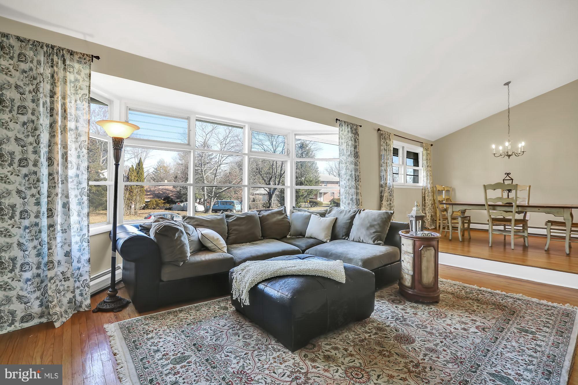 40 Chestnut Road Southampton, PA 18966 - Photo 3 of 28 Gallery Image 3