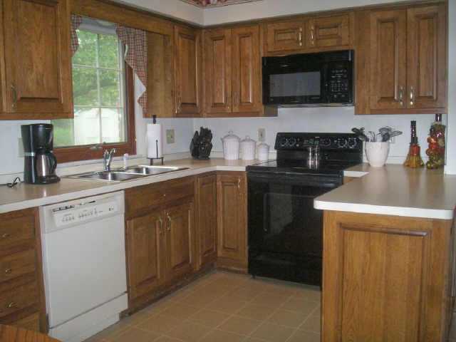 2225 Hadleigh Road Columbus, OH 43220 - Photo 2 of 10