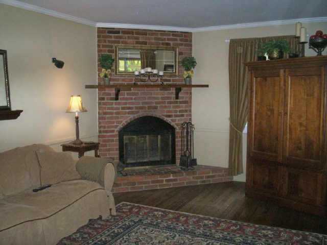 2225 Hadleigh Road Columbus, OH 43220 - Photo 5 of 10