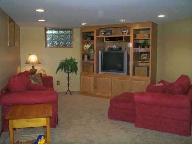 2225 Hadleigh Road Columbus, OH 43220 - Photo 8 of 10