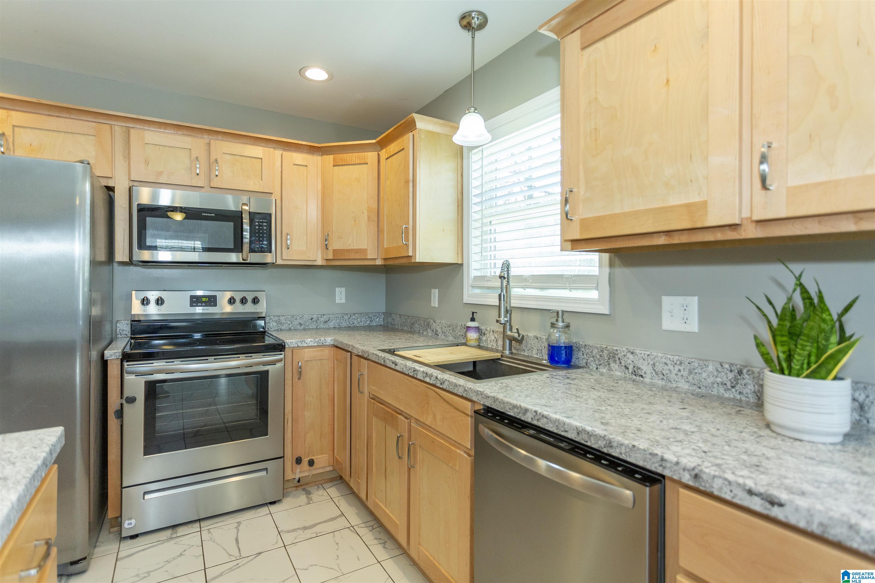 337 Central Avenue Oneonta, AL 35121 - Photo 38 of 46