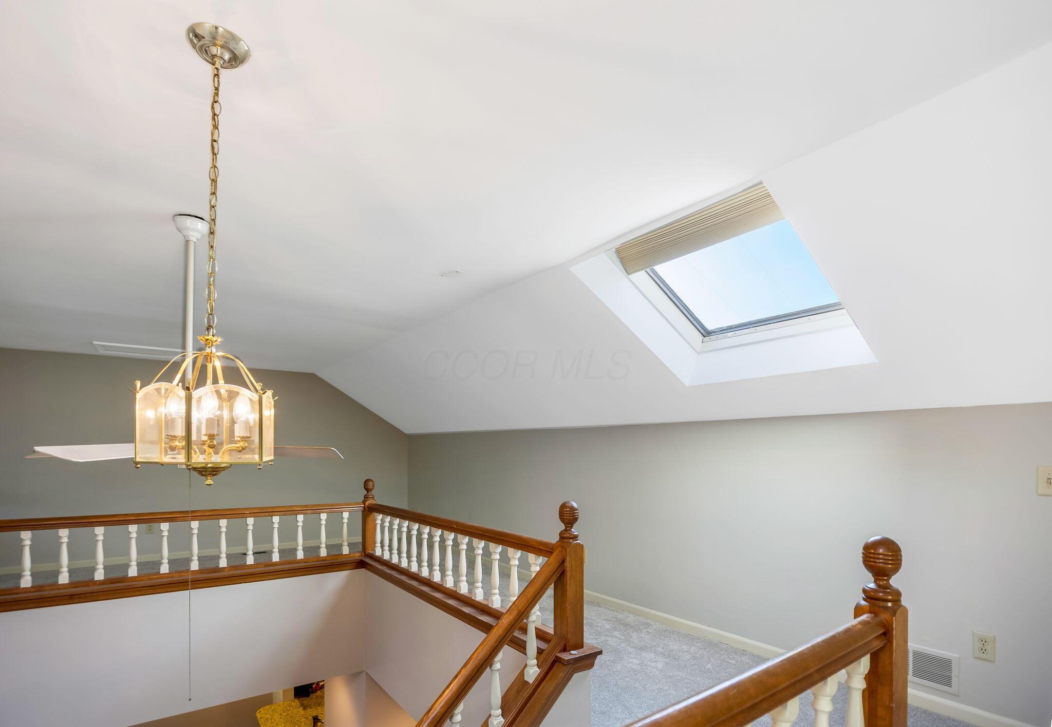 2158 Sandston Road Columbus, OH 43220 - Photo 16 of 38 11-web-or-mls-SMEP8707