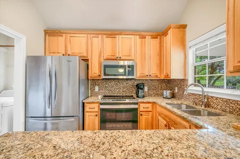 $575,000 | 18609 Venture Drive, Point Venture, TX 78645