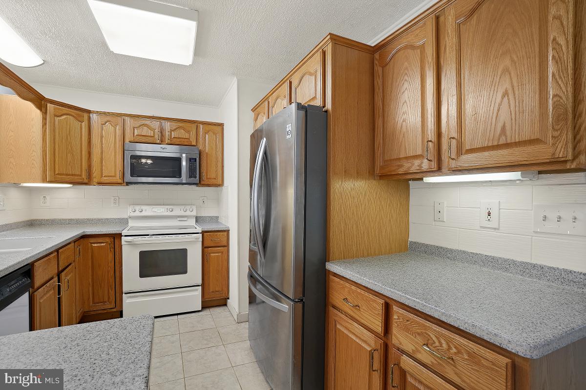 8112 Russell Road Alexandria, VA 22309 - Photo 11 of 32 Kitchen