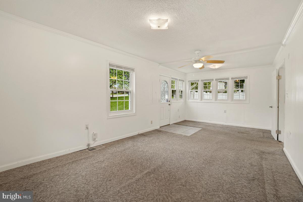8112 Russell Road Alexandria, VA 22309 - Photo 15 of 32 Family Room