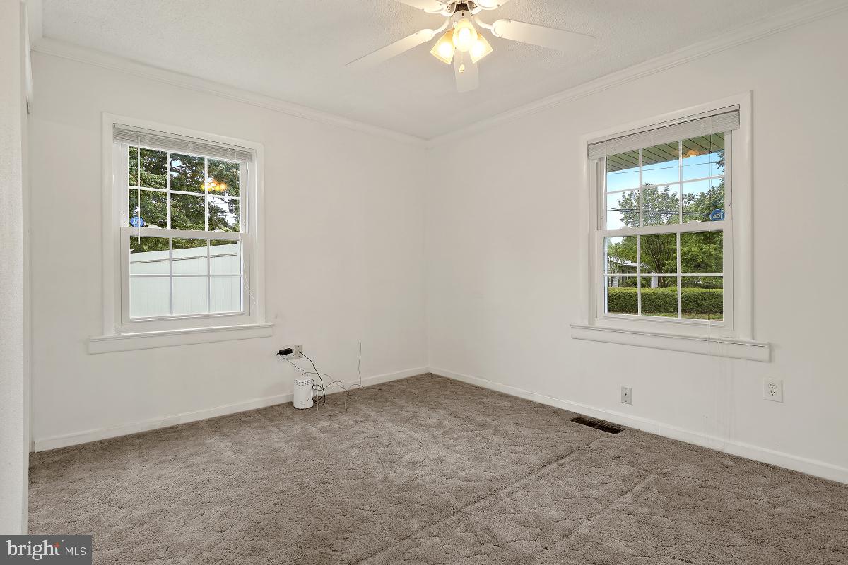 8112 Russell Road Alexandria, VA 22309 - Photo 20 of 32 Bedroom 2
