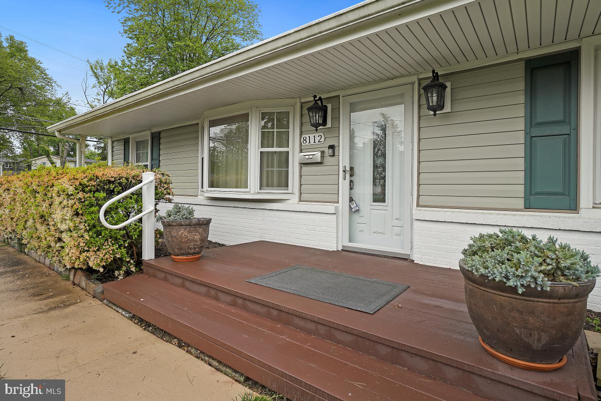 8112 Russell Road Alexandria, VA 22309 - Photo 2 of 32 Front Entry