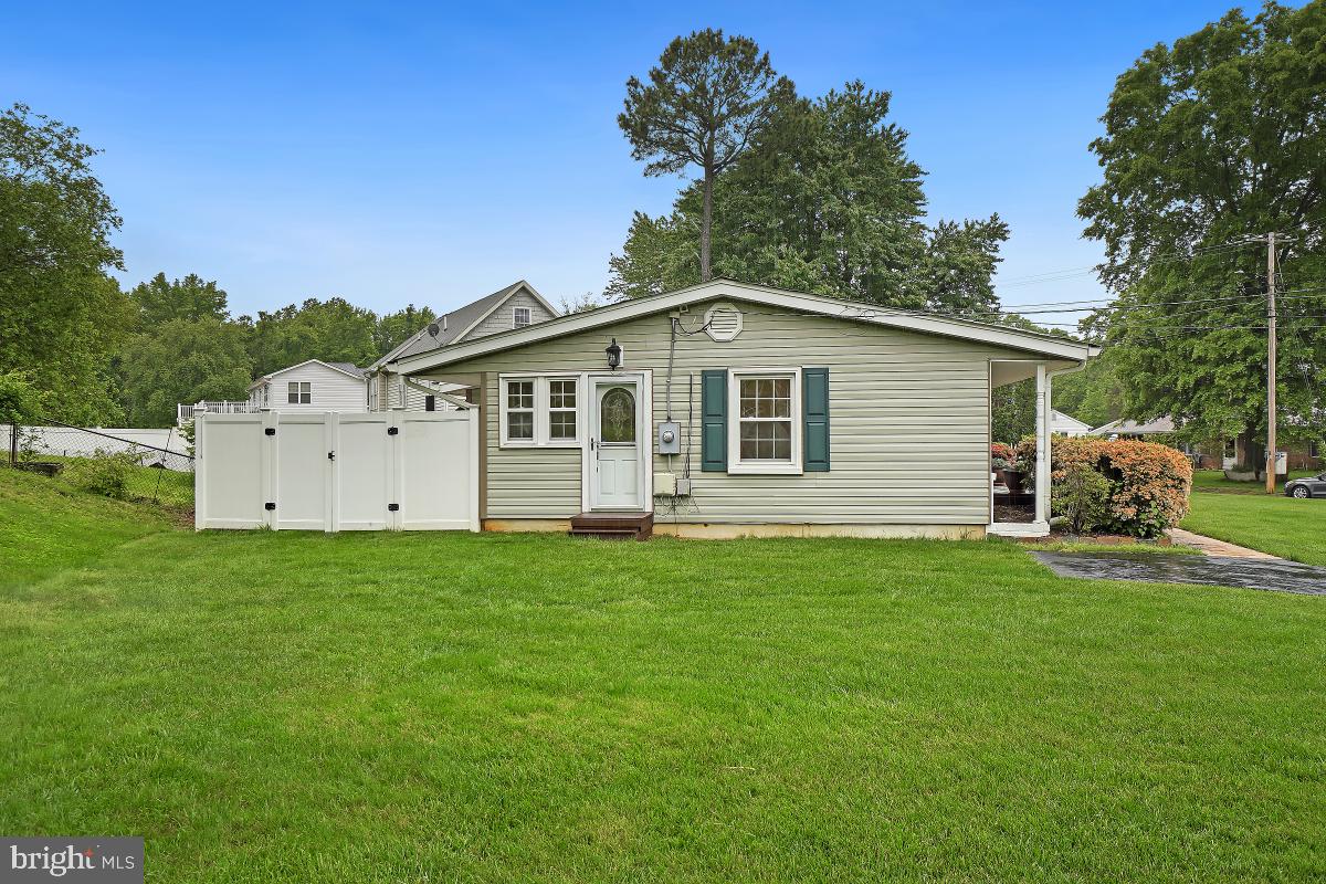 8112 Russell Road Alexandria, VA 22309 - Photo 26 of 32 Side Exterior