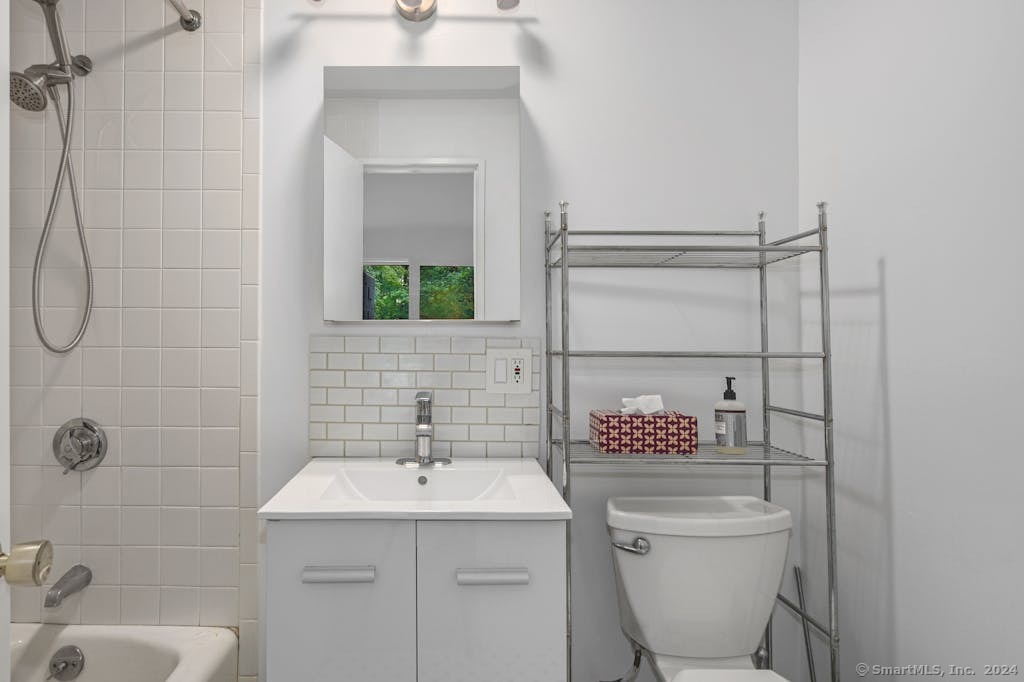 70 Birch Hill Road Weston, CT 06883 - Photo 29 of 37