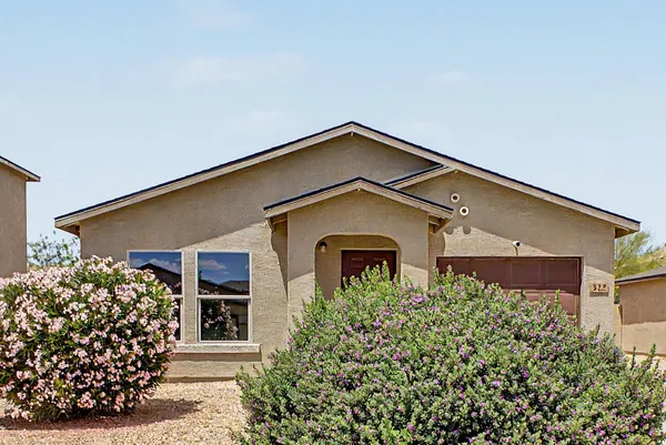 $1,595 | 322 Watson Place, Casa Grande, AZ 85122
