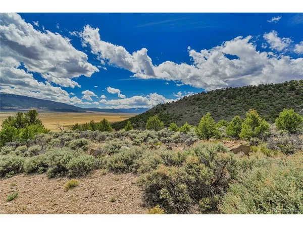a view of a houses with sky view