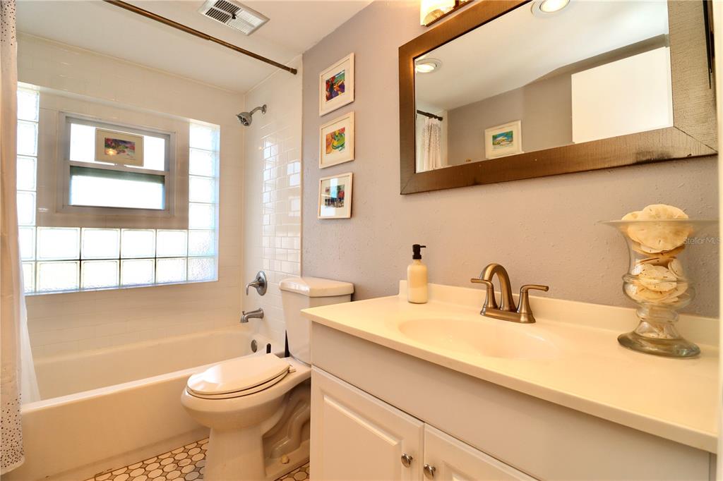 9200 Walsingham Road Largo, FL 33773 - Photo 19 of 42