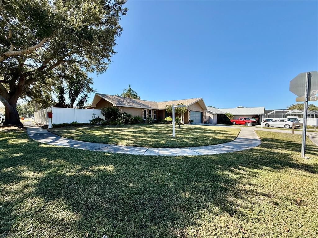 9200 Walsingham Road Largo, FL 33773 - Photo 4 of 42