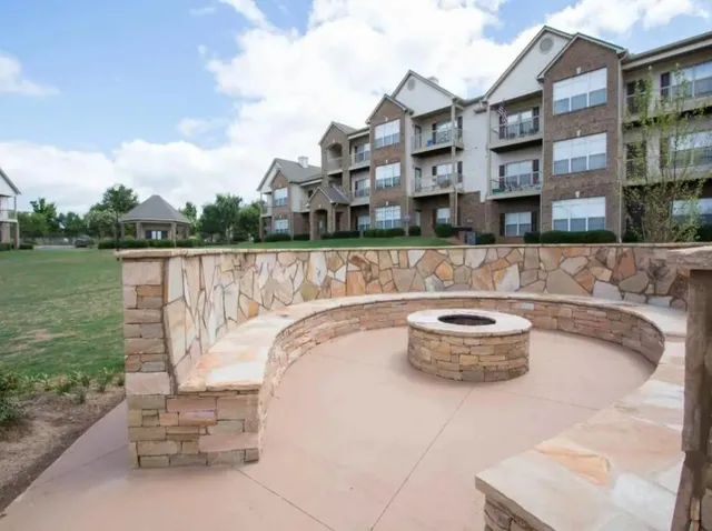 $1,734 | 100 Crossing Boulevard, Unit 1518, McDonough, GA 30253