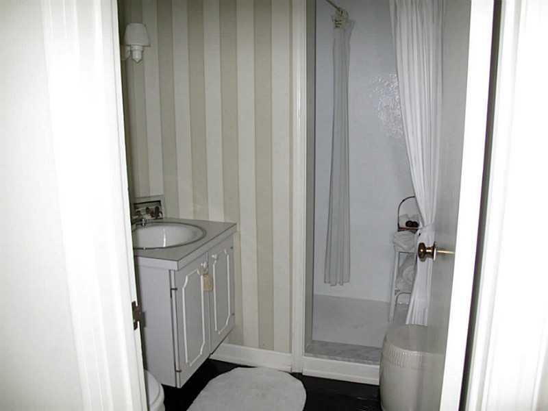 309 Guys Run Road Cheswick, PA 15024 - Photo 16 of 23 Full Bath.