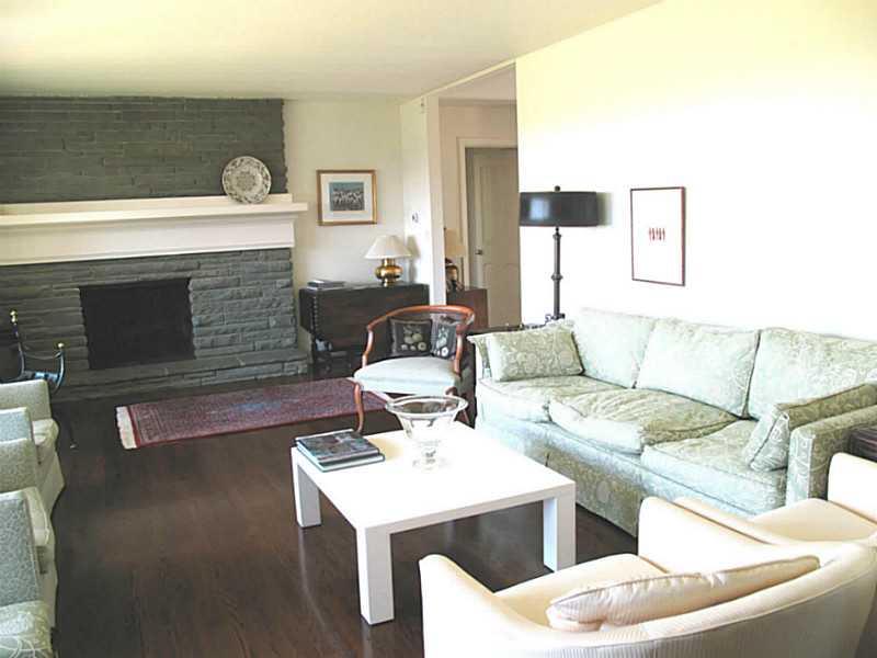 309 Guys Run Road Cheswick, PA 15024 - Photo 5 of 23 Living Room.