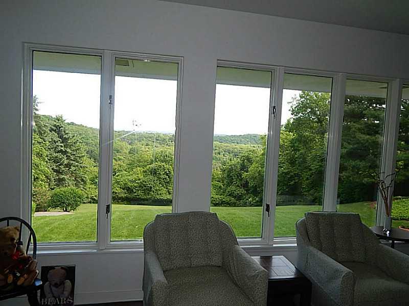 309 Guys Run Road Cheswick, PA 15024 - Photo 6 of 23 Living Room.