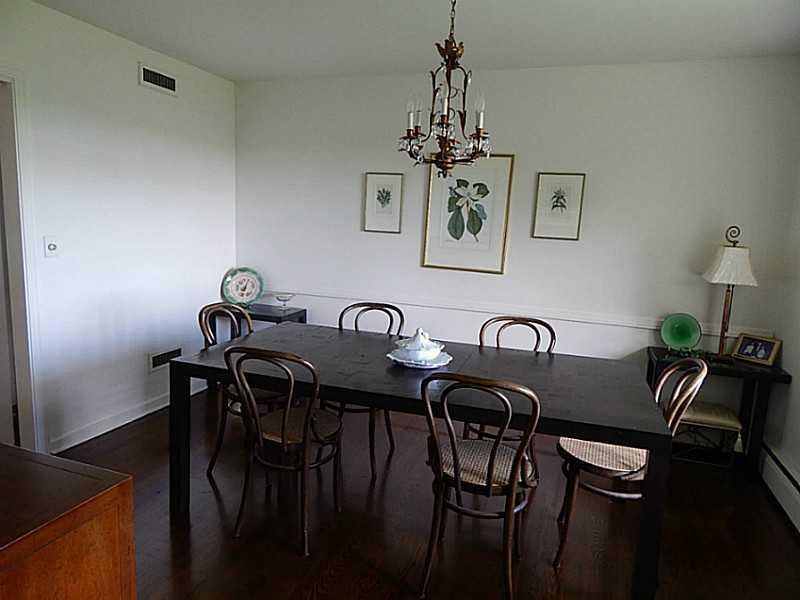 309 Guys Run Road Cheswick, PA 15024 - Photo 7 of 23 Dining Room.