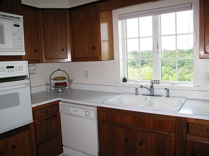 309 Guys Run Road Cheswick, PA 15024 - Photo 9 of 23 Kitchen.