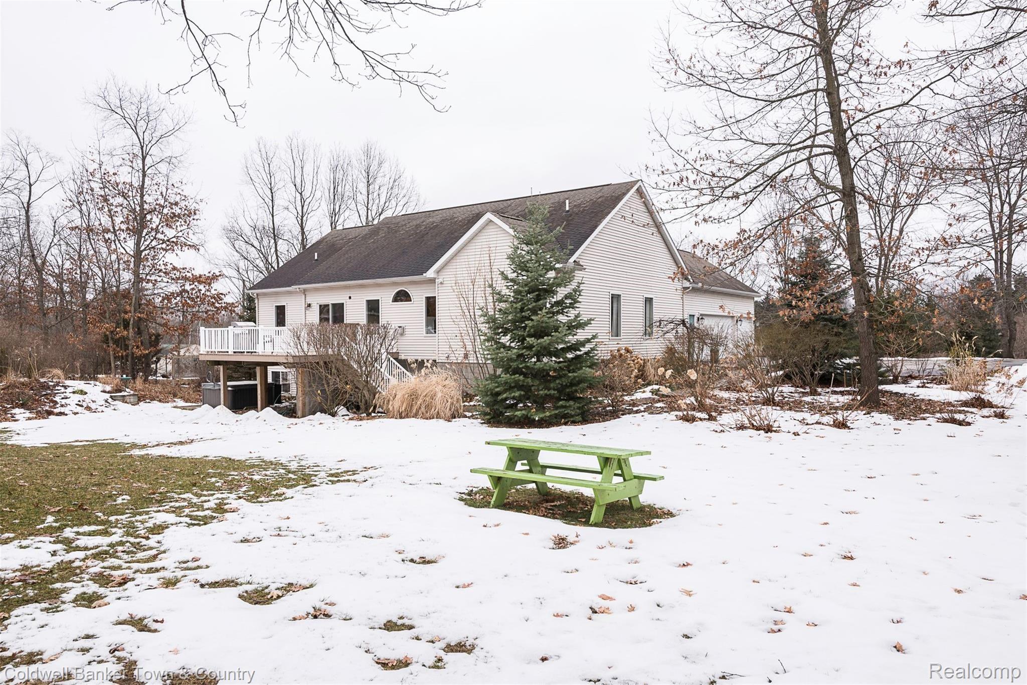 812 North Hughes Road Howell, MI 48843 - Photo 7 of 60 DSC_12.jpg
