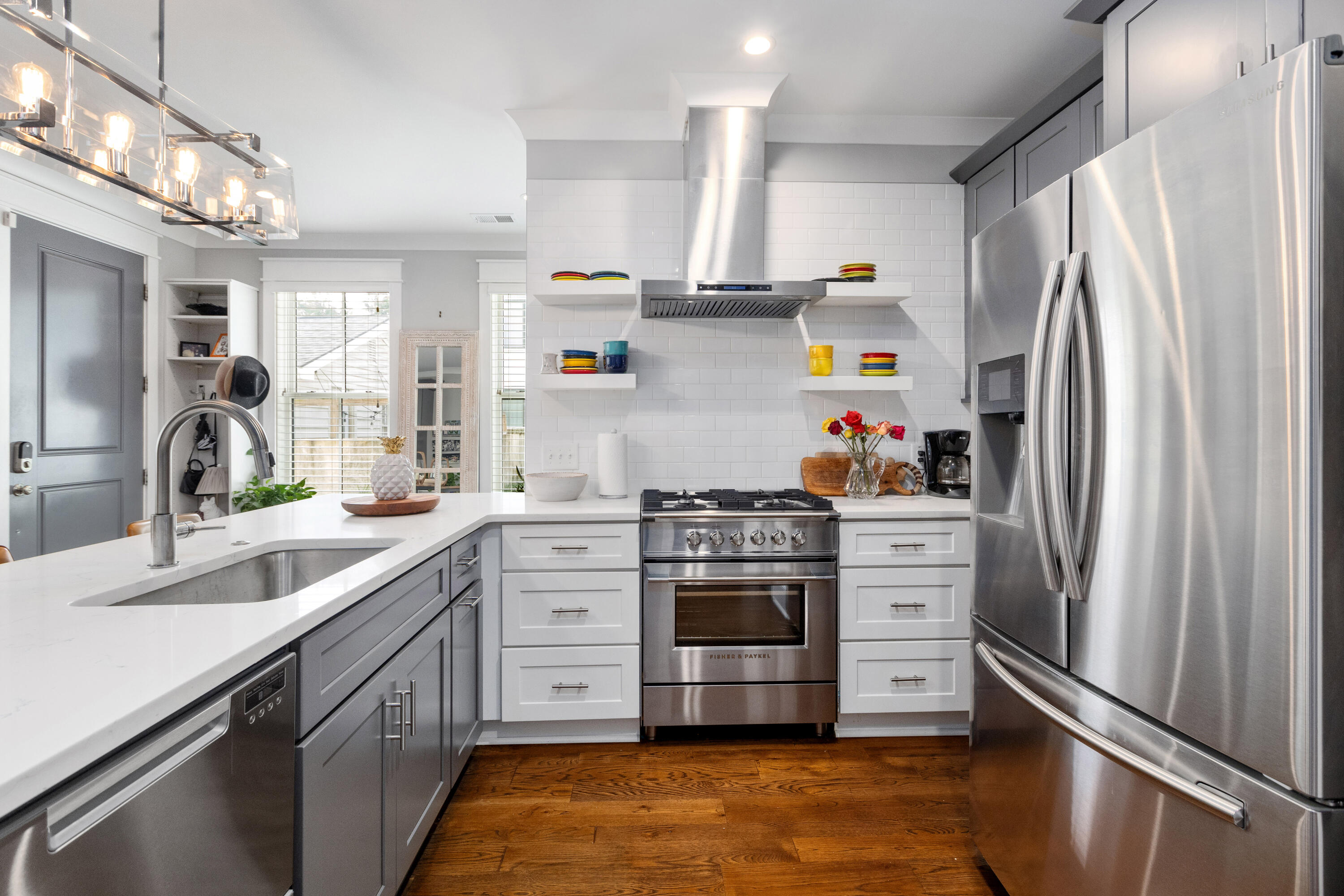 3 1/2 Maranda Holmes Street, Unit B Charleston, SC 29403 - Photo 4 of 46 31.5MarandaHolmes#B-CasaVerdeMediaLLC14