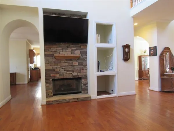 $800,000 | 240 West Miles Road, Carrollton, GA 30116