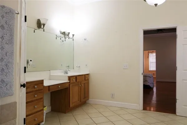 $800,000 | 240 West Miles Road, Carrollton, GA 30116