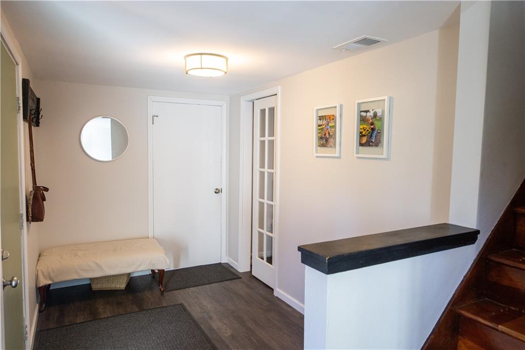 5602 Aiken Road McKees Rocks, PA 15136 - Photo 2 of 28