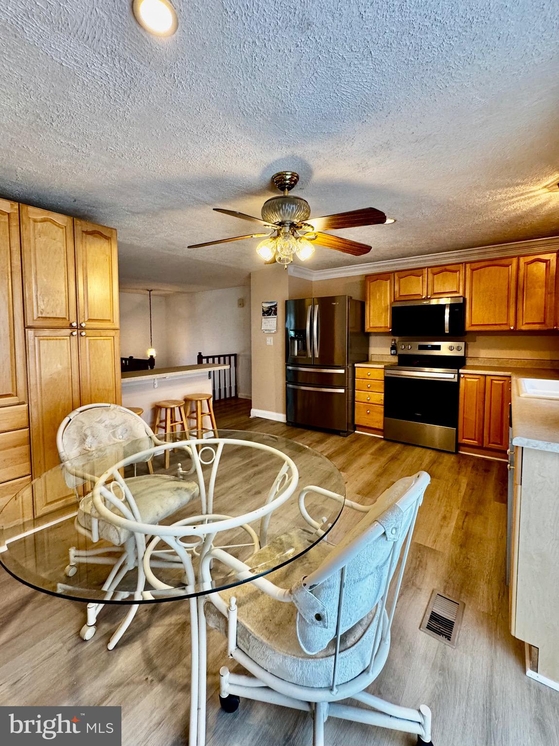 7854 Tick Neck Road Pasadena, MD 21122 - Photo 5 of 42