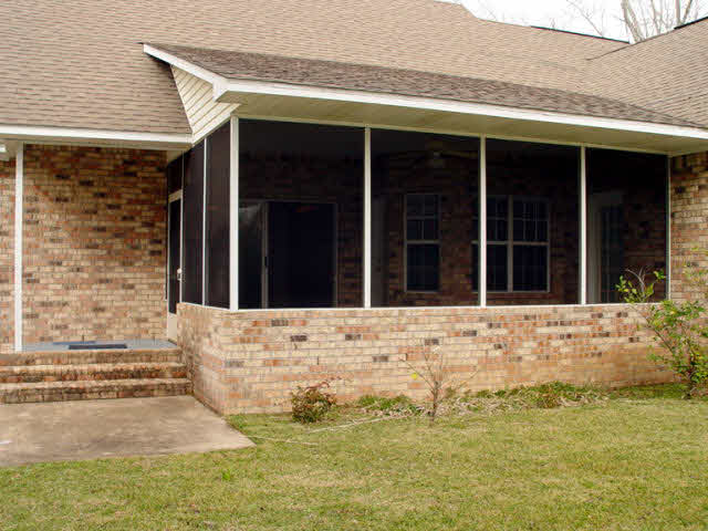 9546 Mosley Road Fairhope, AL 36532 - Photo 30 of 45 Screened patio