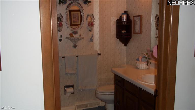 8352 West Ridge Road Elyria, OH 44035 - Photo 9 of 21 Gallery Image 9
