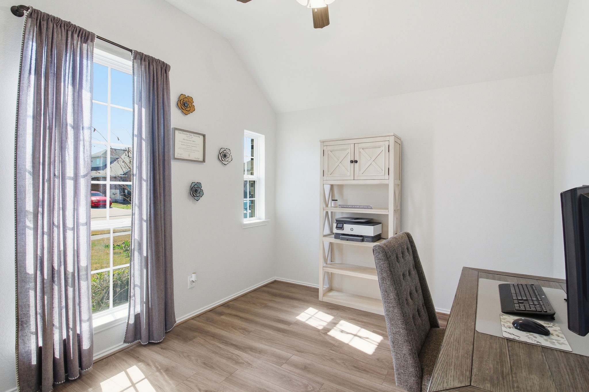 1705 Diamond Mountain Drive Rosharon, TX 77583 - Photo 3 of 21 Upon entering the home, you have an office/study with window views to the front of the property.