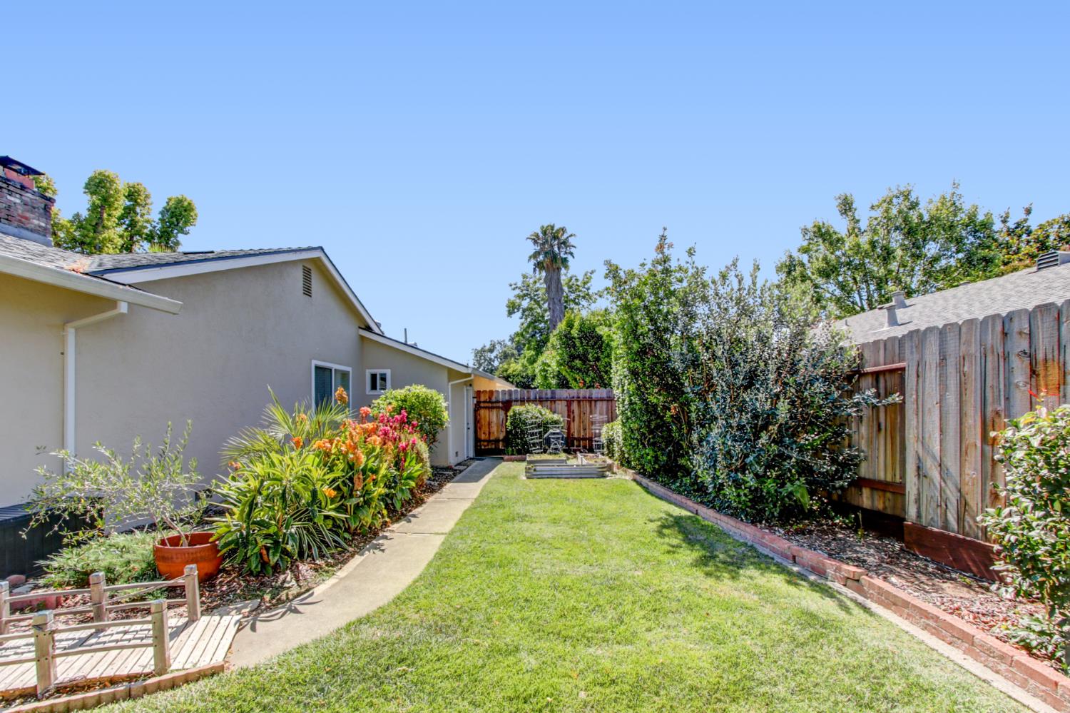 3226 Murchison Way Carmichael, CA 95608 - Photo 8 of 45