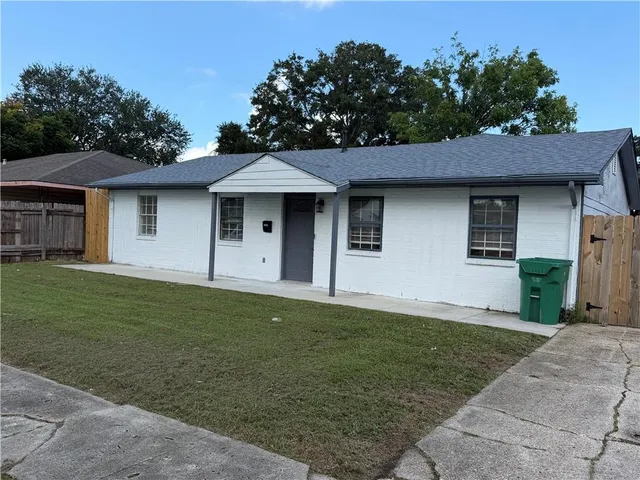 $2,000 | 2921 Kenwood Drive, Gretna, LA 70056