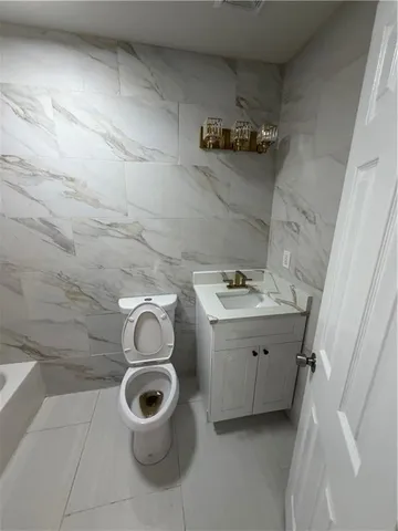 $2,000 | 2921 Kenwood Drive, Gretna, LA 70056