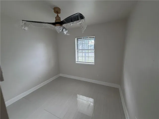 $2,000 | 2921 Kenwood Drive, Gretna, LA 70056