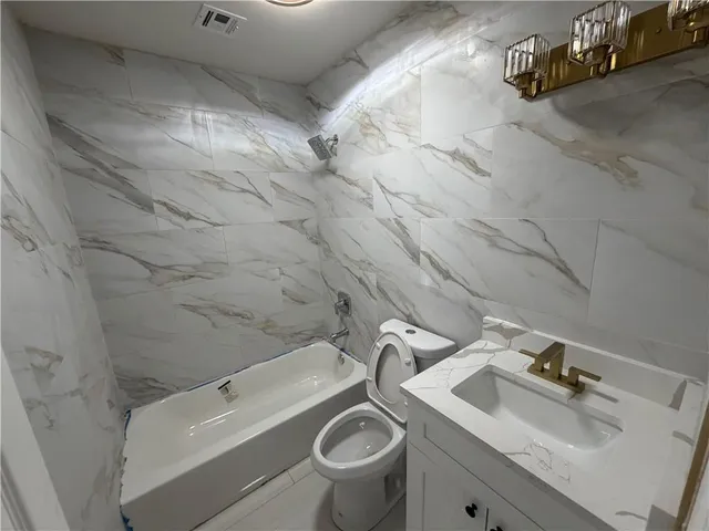 $2,000 | 2921 Kenwood Drive, Gretna, LA 70056