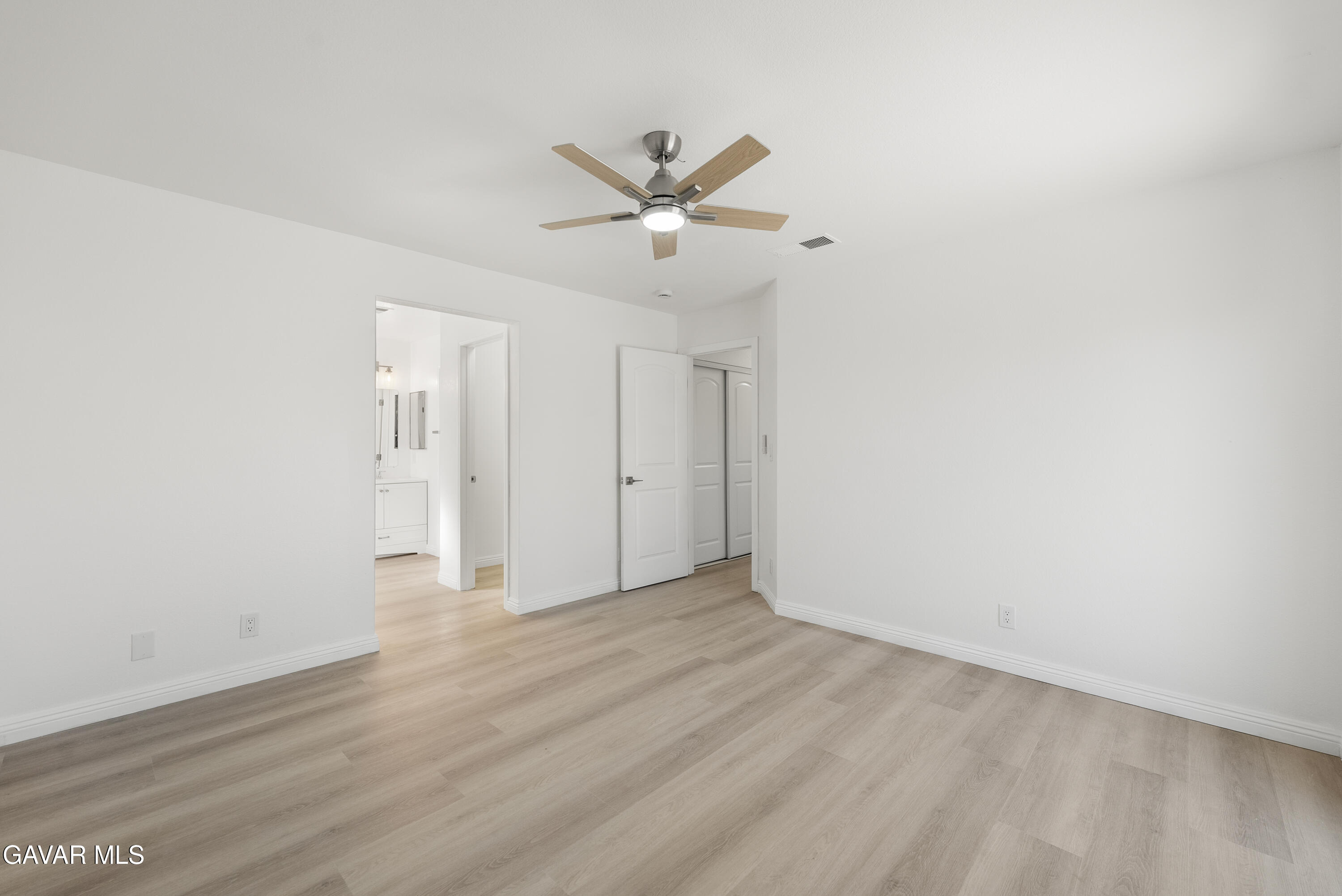 44238 Encanto Way Lancaster, CA 93536 - Photo 18 of 32 a view of an empty room with a window