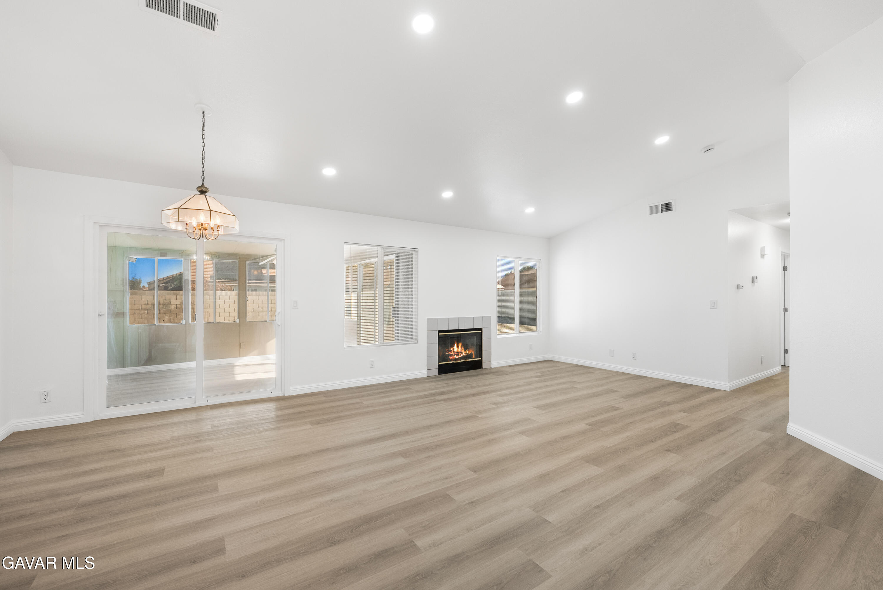 44238 Encanto Way Lancaster, CA 93536 - Photo 6 of 32 a view of a livingroom with a chandelier