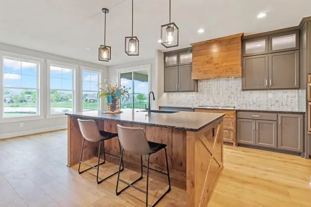 $764,900 | 1809 Halls Creek Avenue, Raymore, MO 64083