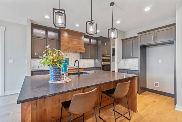 $764,900 | 1809 Halls Creek Avenue, Raymore, MO 64083