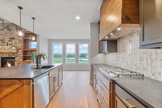 $764,900 | 1809 Halls Creek Avenue, Raymore, MO 64083