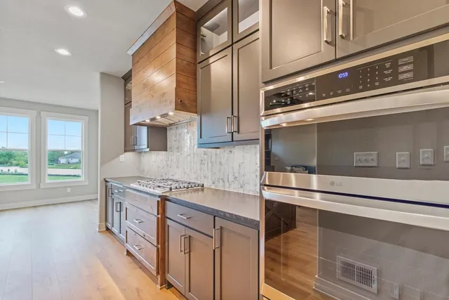 $764,900 | 1809 Halls Creek Avenue, Raymore, MO 64083