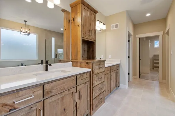 $764,900 | 1809 Halls Creek Avenue, Raymore, MO 64083